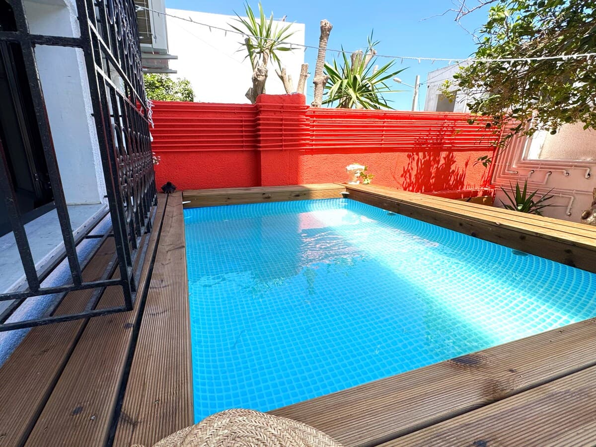 Piscine privée au bord de la plage - image 4