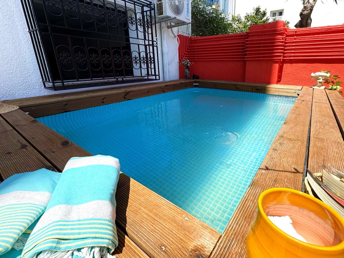 Piscine privée au bord de la plage - image 3
